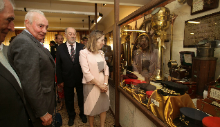 El delegado del Gobierno, acompañó a la ministra de Fomento en su visita a Avilés, donde asistió a los actos del 125º aniversario de la llegada del ferrocarril a la ciudad y visitó el Puerto de Avilés.